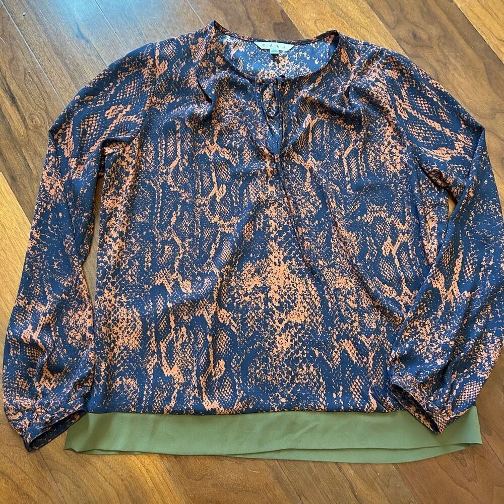 Cabi Women’s Python Print Border Wrap Blouse Size… - image 1